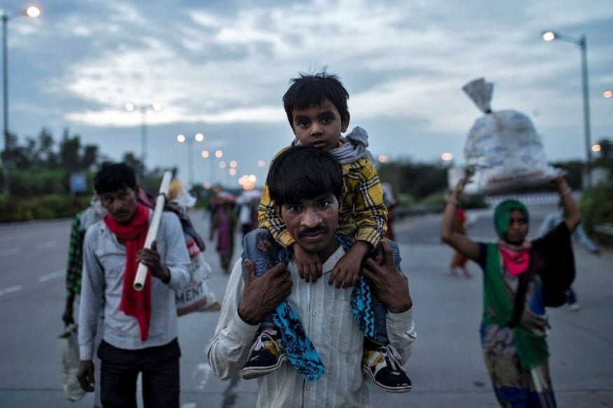 ॥ सिमटती दूनिया ॥